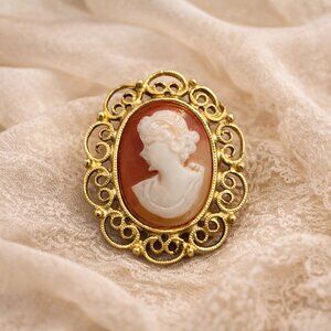 Vintage Estate Ornate Carved Shell Cameo Brooch